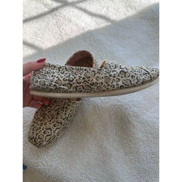Toms Shoes Flats Sandals Leopard Gold Women’s 7.5 - Picture 2 of 11
